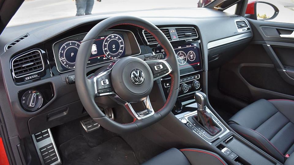 کابین فولکس واگن گلف GTI